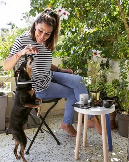 Katerina Papoutsaki feet photo thumbnail