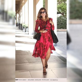 Katerina Papoutsaki feet photo thumbnail