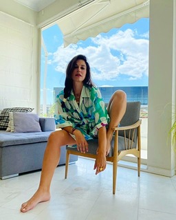 Katerina Papoutsaki feet photo thumbnail