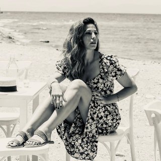 Katerina Papoutsaki feet photo thumbnail