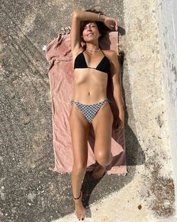 Katerina Papoutsaki feet photo thumbnail