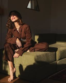 Katerina Papoutsaki feet photo thumbnail