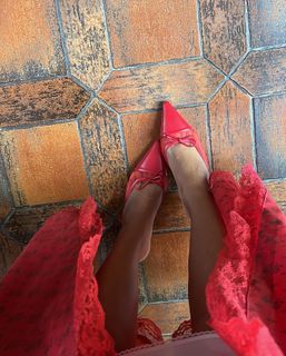 Katerina Papoutsaki feet photo thumbnail