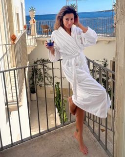 Katerina Papoutsaki feet photo thumbnail