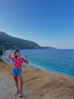 Katerina Papoutsaki feet photo thumbnail