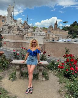 Katerina Siniakova feet photo 3