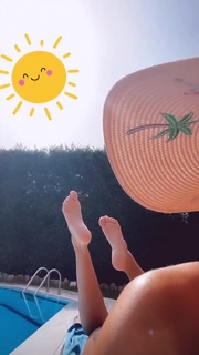 Katerina Stiekoudi feet photo thumbnail