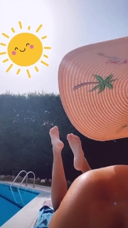 Katerina Stiekoudi feet photo thumbnail