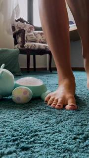 Katerina Stiekoudi feet photo thumbnail