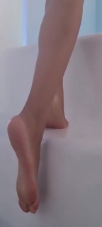 Katerina Stiekoudi feet photo thumbnail
