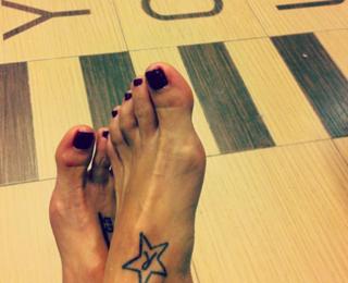 Katerina Tsavalou feet photo 4