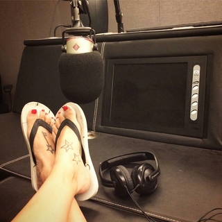 Katerina Tsavalou feet photo 11