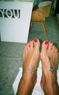 Katerina Tsavalou feet photo 3