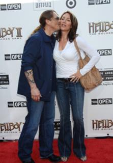 Katey Sagal feet photo thumbnail