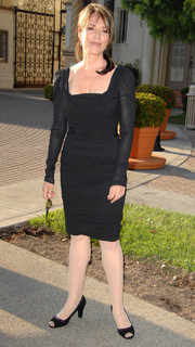 Katey Sagal feet photo thumbnail