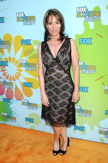 Katey Sagal feet photo thumbnail