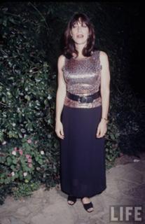 Katey Sagal feet photo thumbnail