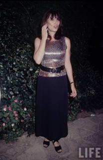 Katey Sagal feet photo thumbnail