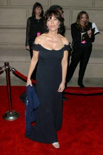 Katey Sagal feet photo thumbnail