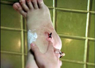 Katharine Isabelle feet photo thumbnail