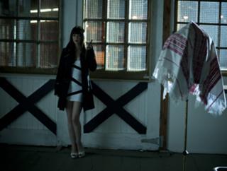 Katharine Isabelle feet photo thumbnail