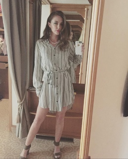 Katharine Isabelle feet photo thumbnail