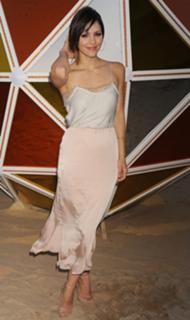 Katharine McPhee feet photo thumbnail