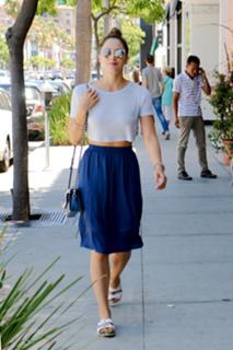 Katharine McPhee feet photo thumbnail