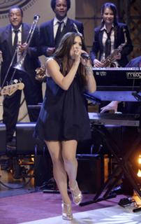 Katharine McPhee feet photo thumbnail