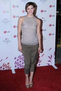 Katharine McPhee feet photo thumbnail