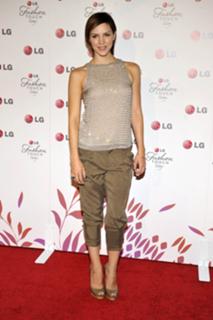 Katharine McPhee feet photo thumbnail