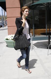 Katharine McPhee feet photo thumbnail