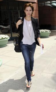 Katharine McPhee feet photo thumbnail