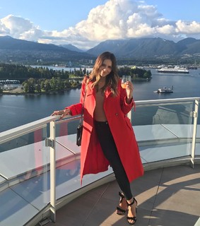 Katharine McPhee feet photo thumbnail