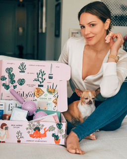 Katharine McPhee feet photo thumbnail