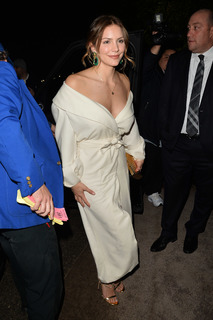 Katharine McPhee feet photo thumbnail