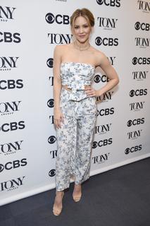 Katharine McPhee feet photo thumbnail