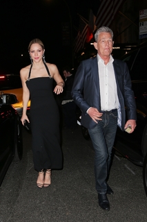 Katharine McPhee feet photo thumbnail