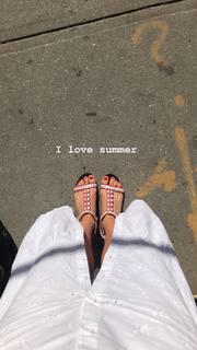 Katharine McPhee feet photo thumbnail