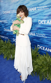 Katharine McPhee feet photo thumbnail