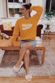 Katharine McPhee feet photo thumbnail