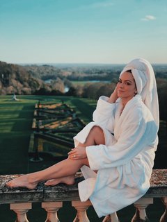 Katharine McPhee feet photo thumbnail