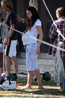 Katharine McPhee feet photo thumbnail