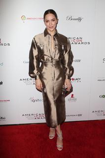 Katharine McPhee feet photo thumbnail