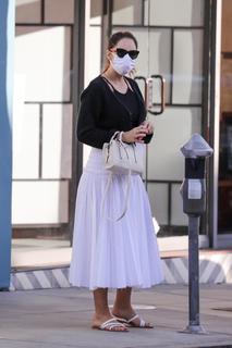 Katharine McPhee feet photo thumbnail