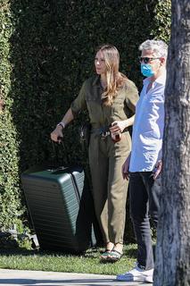 Katharine McPhee feet photo thumbnail