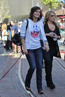 Katharine McPhee feet photo thumbnail