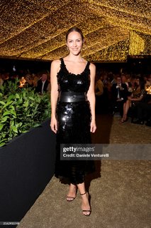 Katharine McPhee feet photo thumbnail