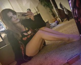 Katherine Gunn feet photo 17