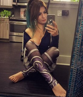 Katherine Gunn feet photo 13